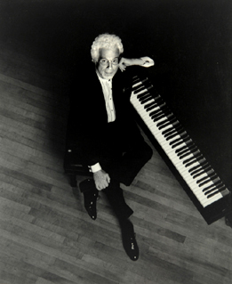 Peter Nero, musician as photographed by Michael Ahearn